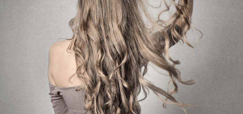 Dowiedz się, jak dbać o suche włosy!